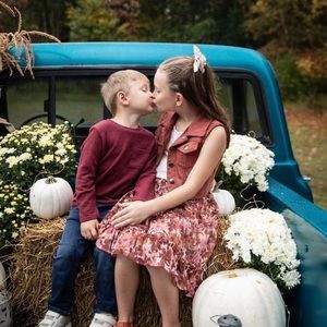 Meet your Posher, Angee